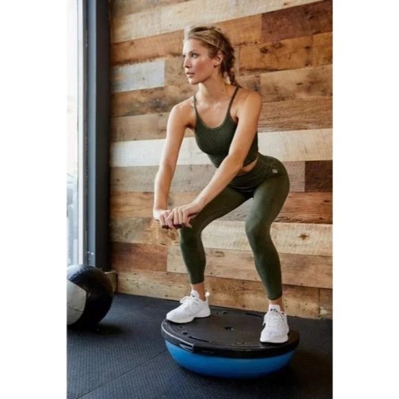 FREE PEOPLE MOVEMENT OLIVE GREEN HAPPINESS RUNS CROP TANK NWOT SZ: X/S  M/L NWOT - Picture 6 of 7